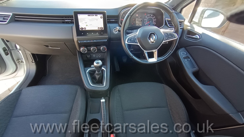 Renault Clio Iconic Diesel (1)